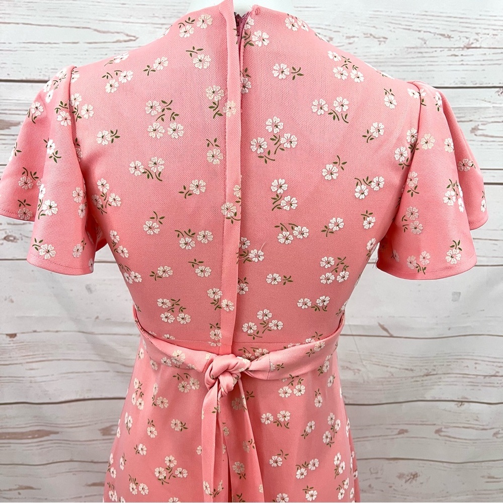 Vintage Coral Peach Ditzy Floral Daisy Cottagecore Flutter Sleeve Maxi Dress - Picture 10 of 11